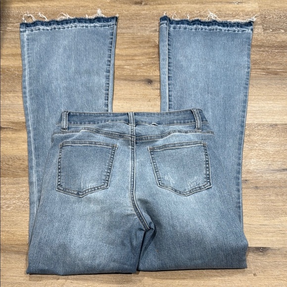 Harper Heritage Size 27 Francesca's Collections  Flare Denim Distressed Details - Picture 8 of 9